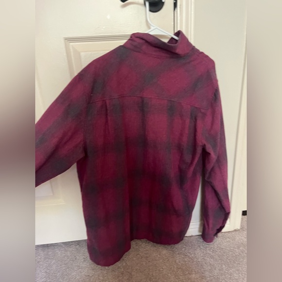 Urban Outfitters Men’s Flannel - Picture 3 of 3